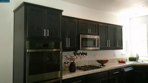 Kitchen - 104 Johnson Ln, Martinez, CA 94553 photo 2 of 10