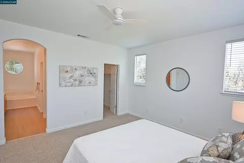 Bedroom - 104 Johnson Ln, Martinez, CA 94553 photo 2 of 10