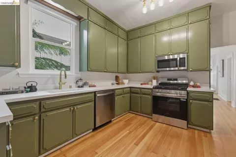 Kitchen - 1324 Burnett St, Berkeley, CA 94702 photo 3 of 3