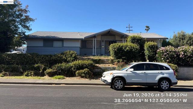 1306 Canterbury Dr, Fairfield, CA 94533