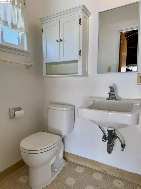 Bath - 312 Walker Dr, Mountain View, CA 94043 photo 3 of 3