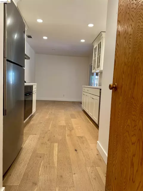 Kitchen - 312 Walker Dr, Mountain View, CA 94043 photo 5 of 5