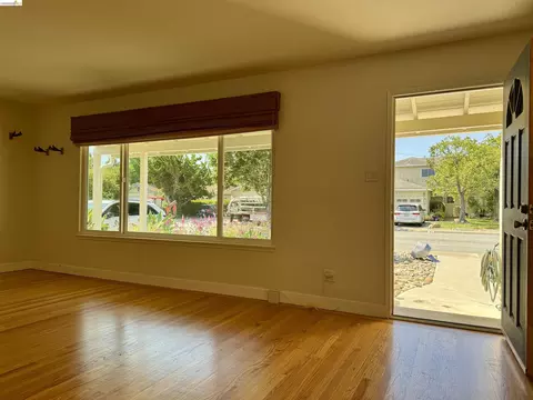 Living - 312 Walker Dr, Mountain View, CA 94043 photo 1 of 5