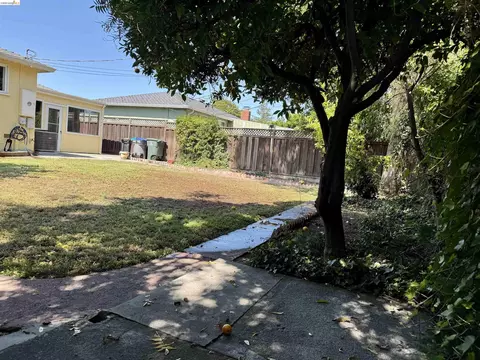 Exterior - 312 Walker Dr, Mountain View, CA 94043 photo 12 of 20