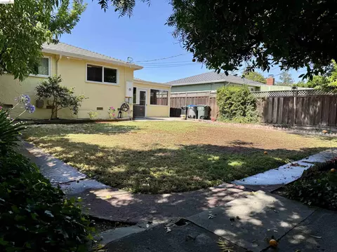 Exterior - 312 Walker Dr, Mountain View, CA 94043 photo 11 of 20