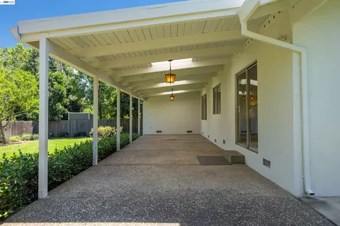 Exterior - 1600 Copenhagen Way, Carmichael, CA 95608 photo 5 of 15