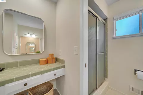 Bath - 1600 Copenhagen Way, Carmichael, CA 95608 photo 1 of 3