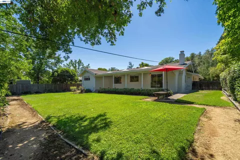 Exterior - 1600 Copenhagen Way, Carmichael, CA 95608 photo 3 of 15