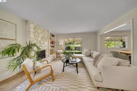 Living - 1600 Copenhagen Way, Carmichael, CA 95608 photo 6 of 8