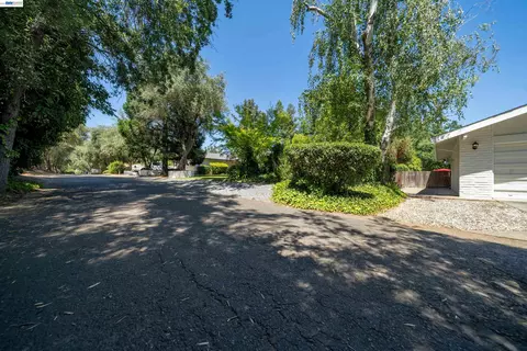 Exterior - 1600 Copenhagen Way, Carmichael, CA 95608 photo 14 of 15