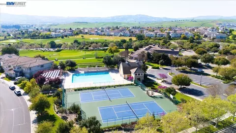 View/Area - 2811 E Sugar Hill Ter, Dublin, CA 94568 photo 5 of 10