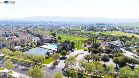 View/Area - 2811 E Sugar Hill Ter, Dublin, CA 94568 photo 4 of 10