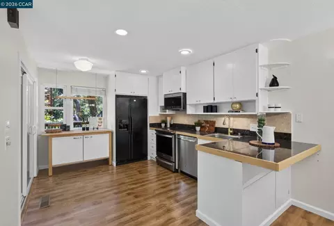 Kitchen - 911 Dewing Ave, Lafayette, CA 94549 photo 3 of 7