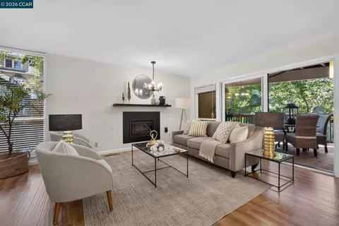 Living - 911 Dewing Ave, Lafayette, CA 94549 photo 3 of 6