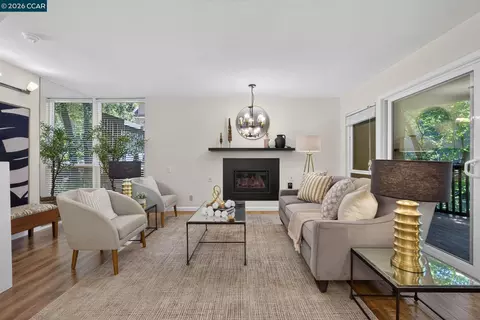 Living - 911 Dewing Ave, Lafayette, CA 94549 photo 4 of 6