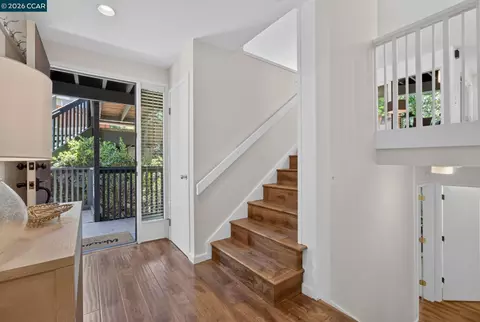 Entry Way - 911 Dewing Ave, Lafayette, CA 94549 photo 2 of 5