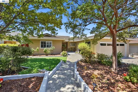 42447 Paseo Padre Pkwy, Fremont, CA 94539