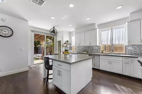 Kitchen - 3009 Perry Ln, Tracy, CA 95377 photo 1 of 3