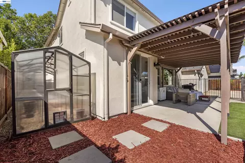 Exterior - 3009 Perry Ln, Tracy, CA 95377 photo 6 of 16