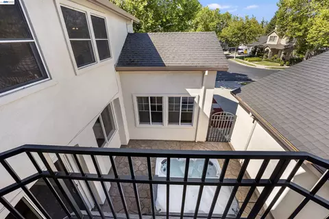 Exterior - 3009 Perry Ln, Tracy, CA 95377 photo 4 of 16