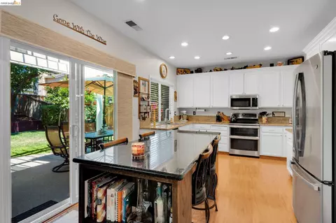 569 Apple Hill Dr, Brentwood, CA 94513