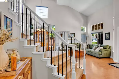 569 Apple Hill Dr, Brentwood, CA 94513