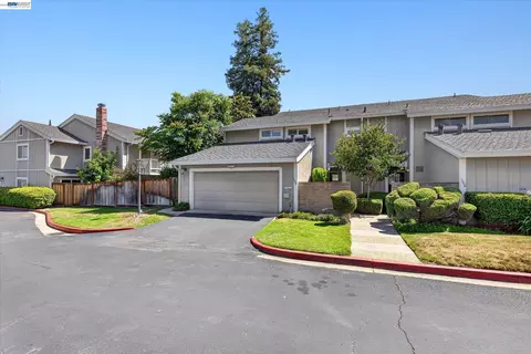 108 Summerwood Pl, Concord, CA 94518