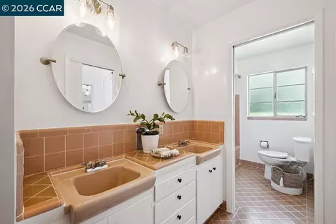 Bath - 3435 Black Hawk Rd, Lafayette, CA 94549 photo 2 of 2