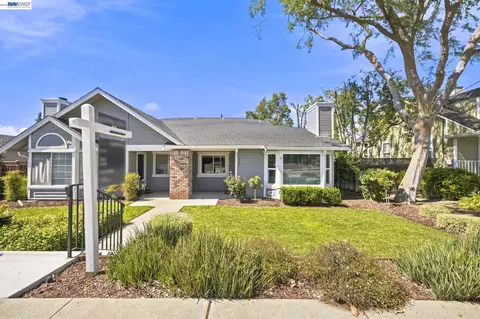3747 Vineyard Ave, Pleasanton, CA 94566