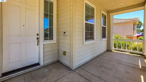 Exterior - 1899 River Run Dr, Linda, CA 95901 photo 4 of 8