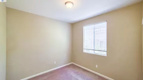 Bedroom - 1899 River Run Dr, Linda, CA 95901 photo 3 of 4