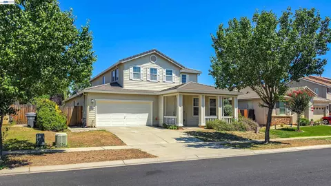 1899 River Run Dr, Marysville, CA 95901