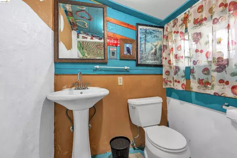 Bath - 36863 Elm St, Newark, CA 94560 photo 4 of 5