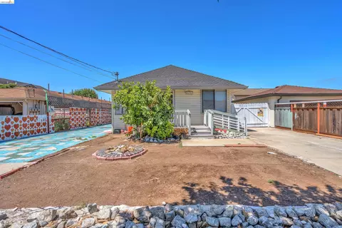 36863 Elm St, Newark, CA 94560