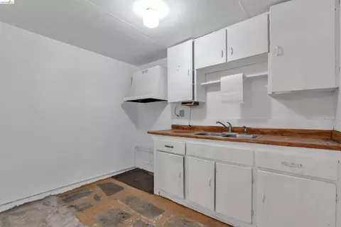 Kitchen - 36863 Elm St, Newark, CA 94560 photo 2 of 2