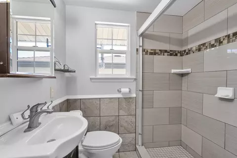 Bath - 36863 Elm St, Newark, CA 94560 photo 1 of 5