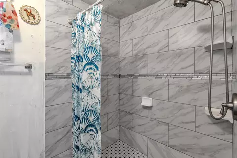 Bath - 36863 Elm St, Newark, CA 94560 photo 5 of 5