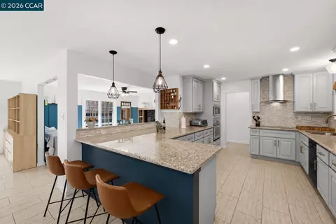 1212 Mcewing Ct, Concord, CA 94521