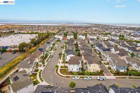 View/Area - 8315 Bluff Way, Newark, CA 94560 photo 2 of 3