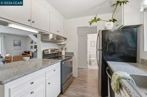Kitchen - 2115 Central #5, Alameda, CA 94501 photo 2 of 3