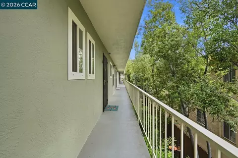 Entry Way - 2115 Central #5, Alameda, CA 94501 photo 6 of 6