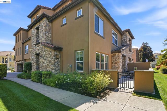 674 Selby Ln #4, Livermore, CA 94551
