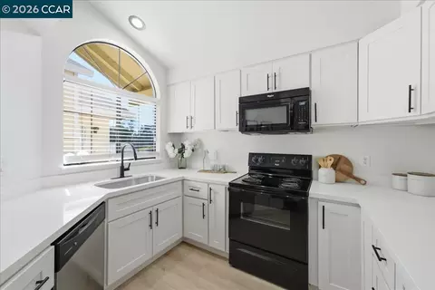 Kitchen - 1110 Devonwood, Hercules, CA 94547 photo 2 of 3