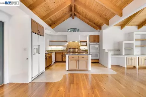 Kitchen - 1302 Westview Dr, Berkeley, CA 94705 photo 1 of 5