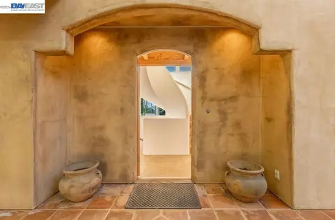 Entry Way - 1302 Westview Dr, Berkeley, CA 94705 photo 2 of 18