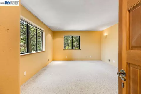 Bedroom - 1302 Westview Dr, Berkeley, CA 94705 photo 7 of 13