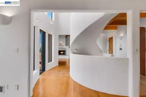 Entry Way - 1302 Westview Dr, Berkeley, CA 94705 photo 3 of 18