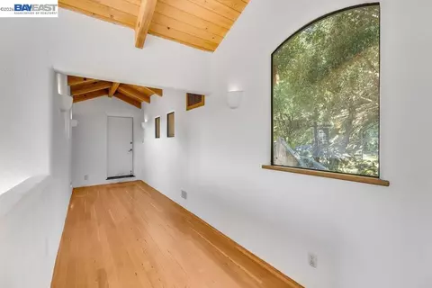 Entry Way - 1302 Westview Dr, Berkeley, CA 94705 photo 16 of 18