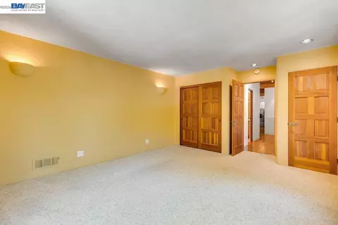 Bedroom - 1302 Westview Dr, Berkeley, CA 94705 photo 8 of 13