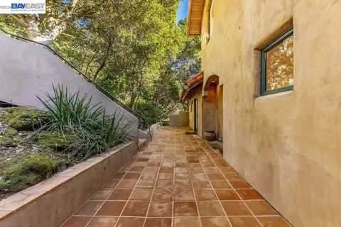 Exterior - 1302 Westview Dr, Berkeley, CA 94705 photo 10 of 19
